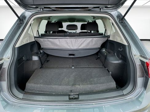 Used 2020 Volkswagen Tiguan S image 17