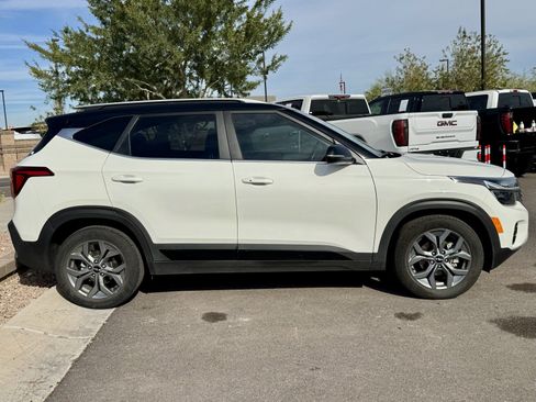 Certified 2024 Kia Seltos S image 2