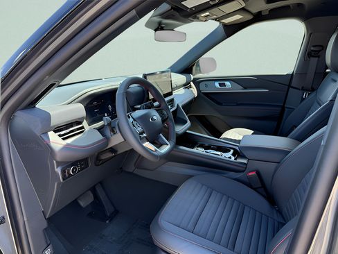 New 2026 Ford Explorer ST-Line AWD/4WD image 4