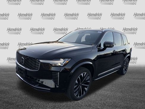 Certified 2025 Volvo XC90 B5 Plus image 5