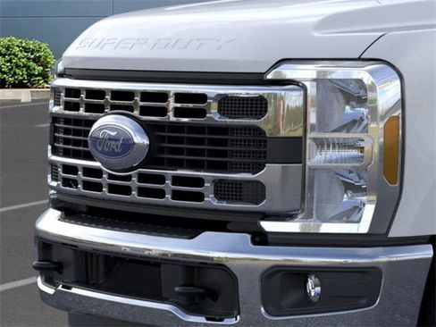 New 2025 Ford F350 XL w/ XL Chrome Package image 17