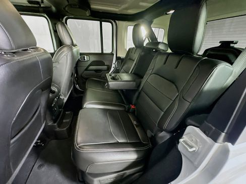 Used 2022 Jeep Wrangler Sahara image 26