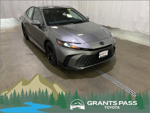 New 2026 Toyota Camry SE image 1