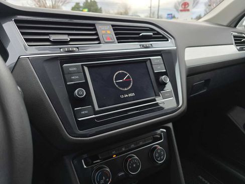 Used 2021 Volkswagen Tiguan S image 26