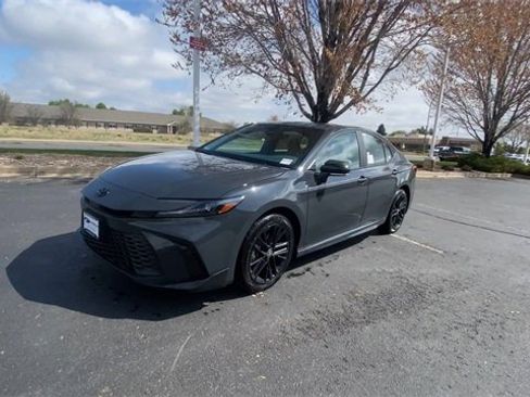 New 2025 Toyota Camry SE image 4