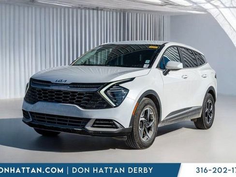 Used 2024 Kia Sportage LX image 1