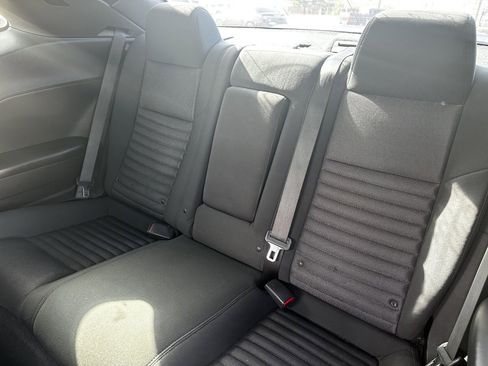 Used 2012 Dodge Challenger SXT image 12