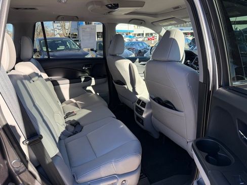Used 2019 Honda Pilot Touring image 20