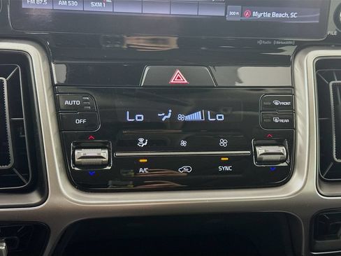 Used 2022 Kia Sorento EX w/ Panoramic Sunroof Package FWD image 17