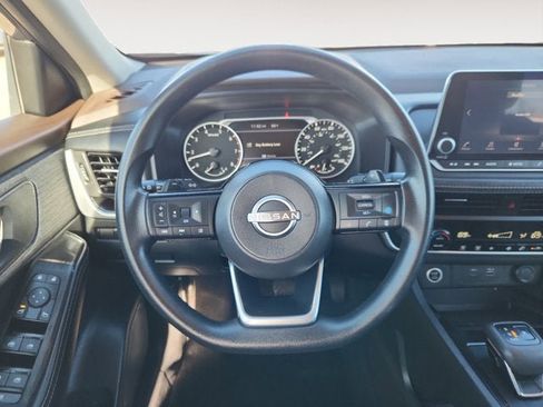 Used 2023 Nissan Rogue SV image 12