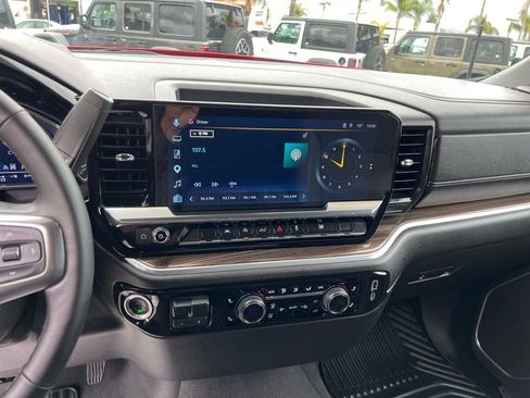 Used 2025 Chevrolet Silverado 1500 LT AWD/4WD image 19