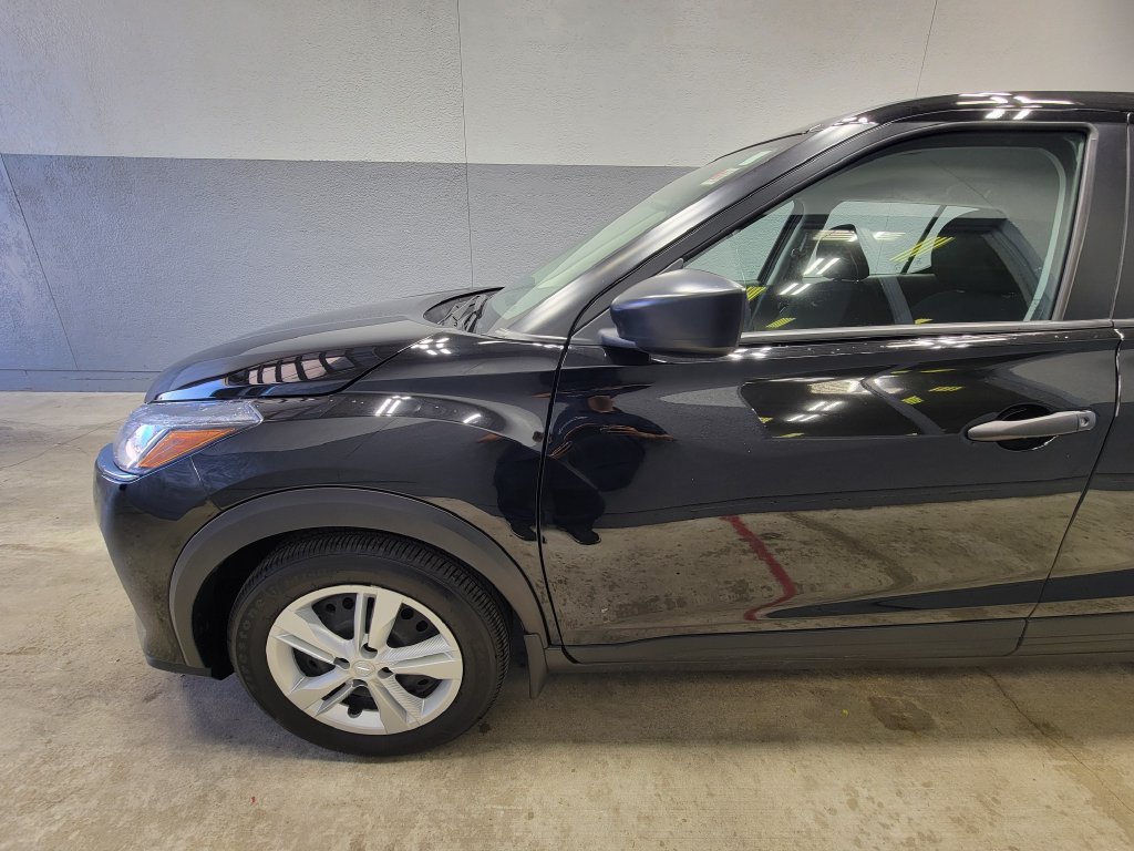 Used 2025 Nissan Kicks Play S FWD image 2