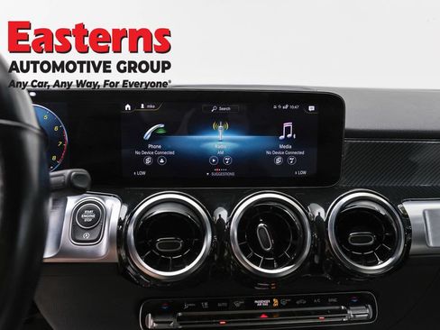 Used 2022 Mercedes-Benz GLB 250 4MATIC w/ AMG Line image 12
