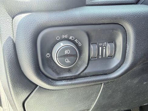 Used 2024 RAM 2500 Laramie AWD/4WD image 10