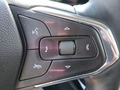 Used 2025 Chevrolet Trax LT w/ LT Convenience Package FWD image 20