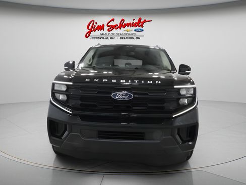 Used 2025 Ford Expedition Active AWD/4WD image 3
