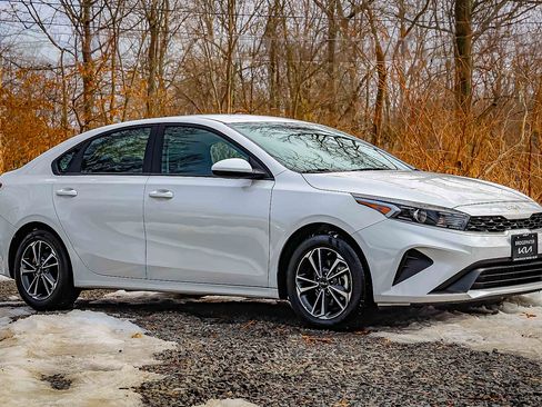 Certified 2023 Kia Forte LXS image 19
