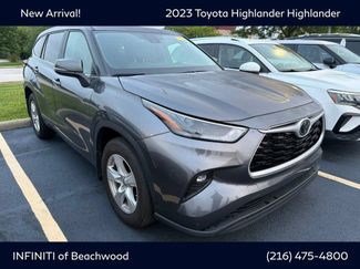 Used 2023 Toyota Highlander LE AWD/4WD video 1