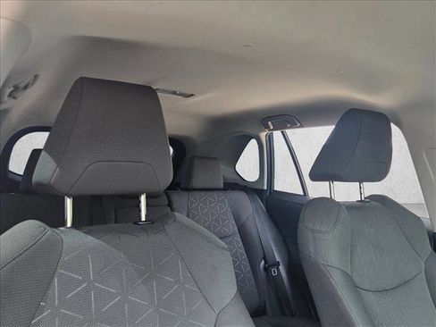 Used 2021 Toyota RAV4 XLE FWD image 18