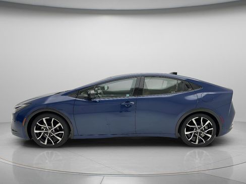 Used 2024 Toyota Prius Prime Premium w/ Advanced Technology Package FWD image 7