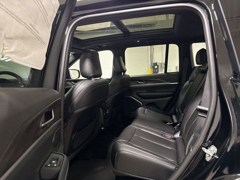 New 2026 Jeep Grand Cherokee Limited w/ Limited Altitude Package AWD/4WD image 24