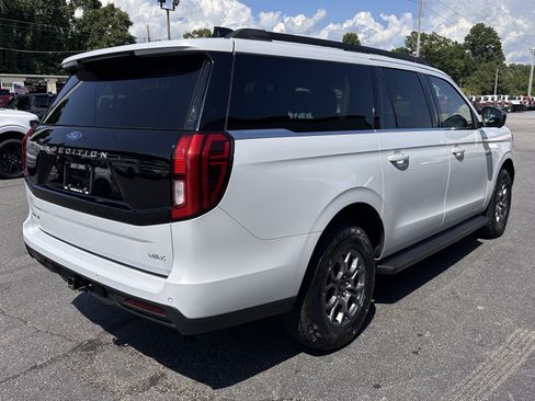 Used 2025 Ford Expedition Max Active AWD/4WD image 6