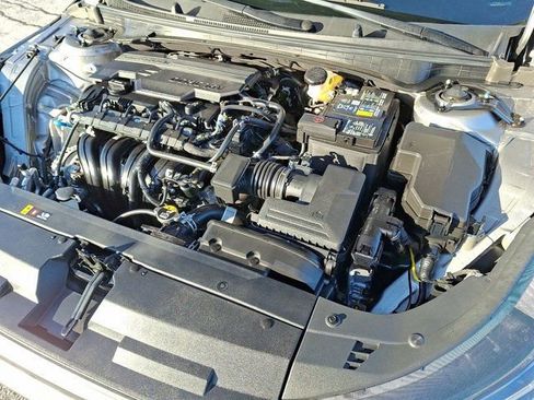 Used 2025 Kia K4 LXS image 32