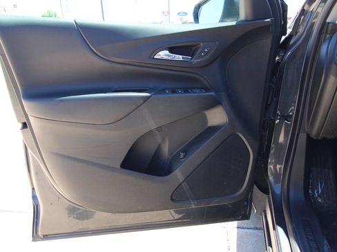 Used 2023 Chevrolet Equinox LT FWD image 34