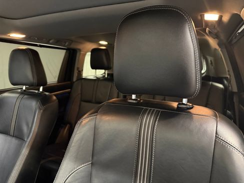Used 2018 Toyota Highlander SE FWD image 17