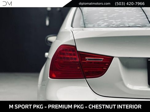 Used 2011 BMW 335i xDrive Sedan AWD/4WD image 14