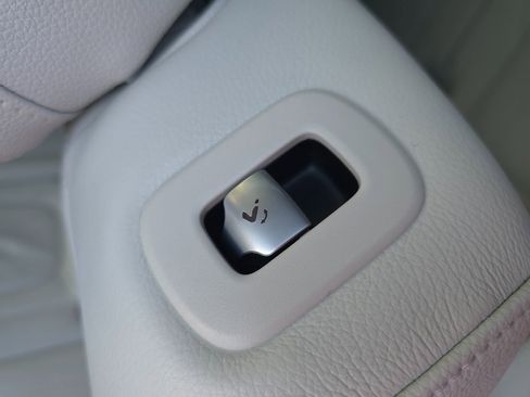 Used 2023 Mercedes-Benz EQS 450+ SUV image 20