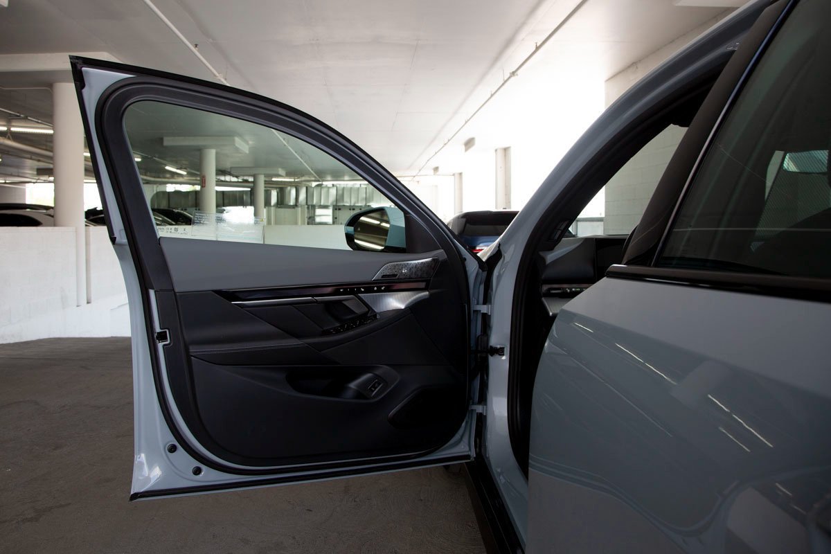 Used 2026 BMW i5 eDrive40 w/ Executive Package AWD/4WD image 13