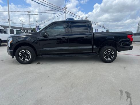 Used 2023 Ford F150 Lightning XLT AWD/4WD image 4