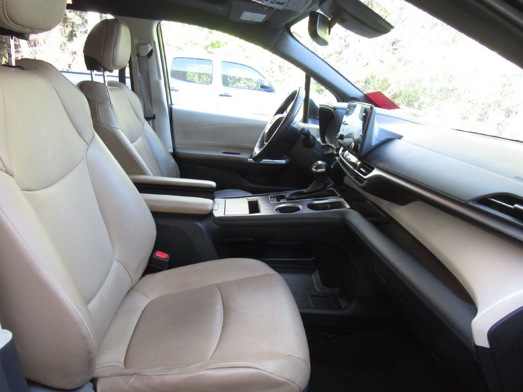 Certified 2023 Toyota Sienna XLE w/ XLE Plus Package AWD/4WD image 19