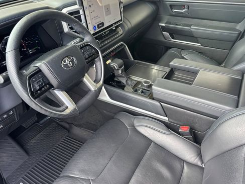 Used 2024 Toyota Sequoia Platinum image 11