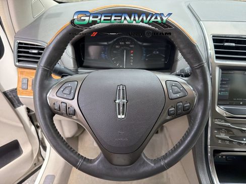 Used 2013 Lincoln MKX FWD image 24