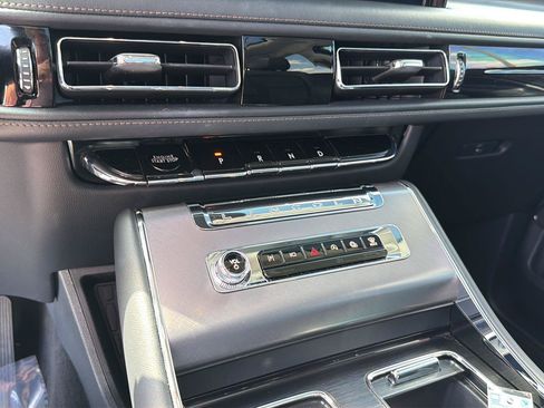 Used 2026 Lincoln Aviator AWD image 29