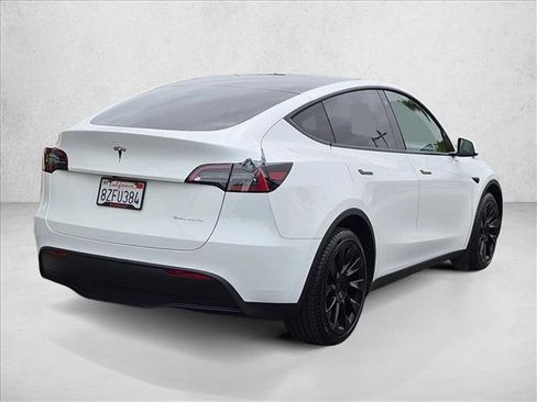 Used 2021 Tesla Model Y Long Range AWD/4WD image 5