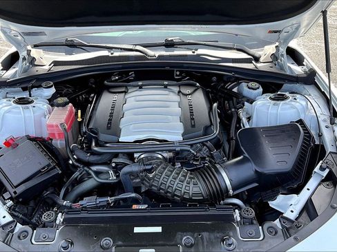 Used 2018 Chevrolet Camaro SS RWD image 10
