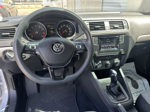 Used 2017 Volkswagen Jetta S FWD image 6
