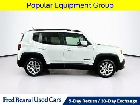 Used 2017 Jeep Renegade Latitude w/ Popular Equipment Group AWD/4WD image 10