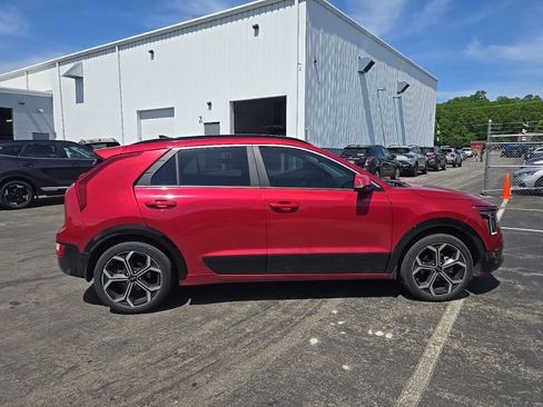 Certified 2024 Kia Niro EX Touring FWD image 9