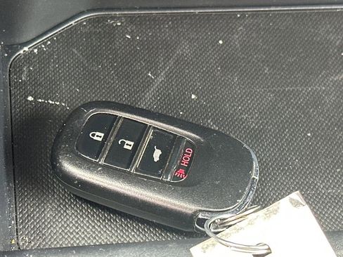 Used 2024 Honda HR-V LX image 31
