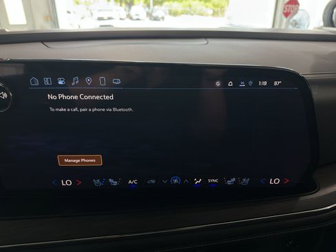 New 2025 Chevrolet Suburban Premier image 21