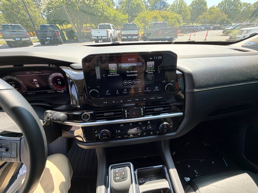 Used 2023 Nissan Pathfinder Platinum AWD/4WD image 2
