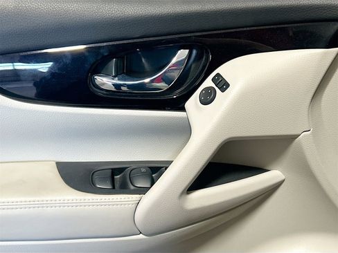 Used 2022 Nissan Rogue Sport SL image 18