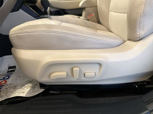 Used 2019 Subaru Outback 2.5i Premium image 14