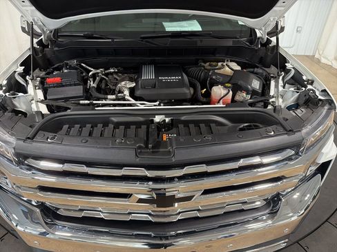 Used 2021 Chevrolet Silverado 1500 LTZ w/ Technology Package AWD/4WD image 44