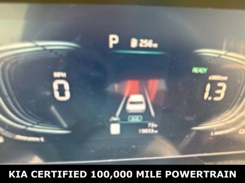 Certified 2025 Kia Niro SX image 4