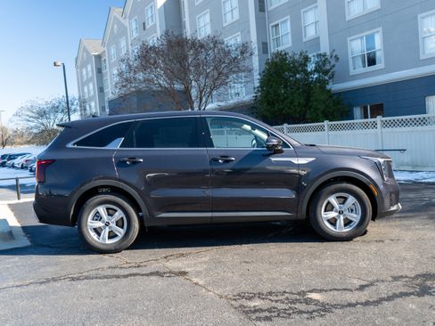 New 2026 Kia Sorento LX FWD image 10